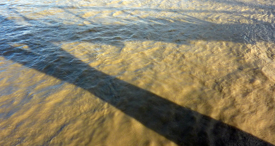 Sunday October 25th (2009) water like smoke align=