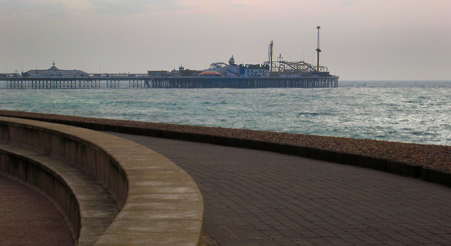 Monday October 16th (2006) seafront align=