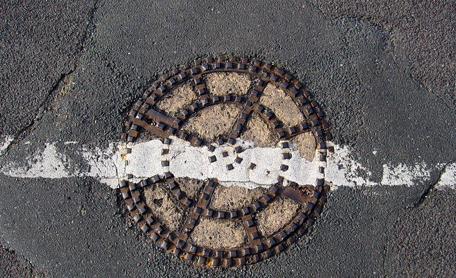 Wednesday March 7th (2007) manhole align=