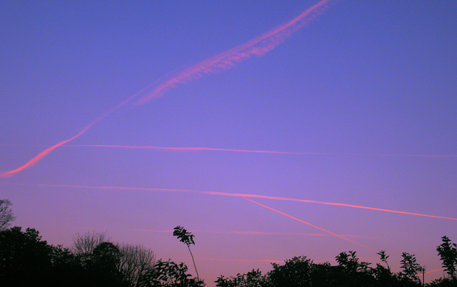 Tuesday May 1st (2007) vapour trails align=