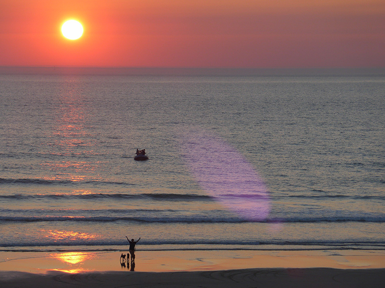 Friday August 12th (2016) antonia on the beach align=