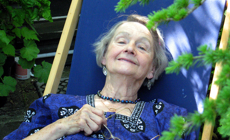 Sunday July 2nd (2006) shady garden align=