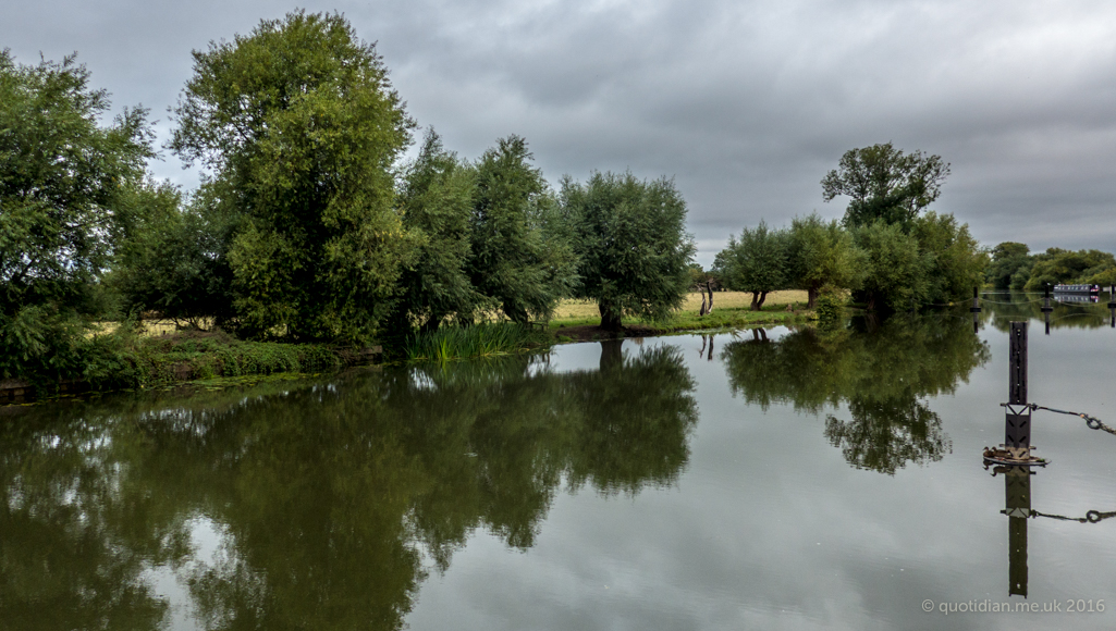 Sunday September 4th (2016) river thames near days lock align=