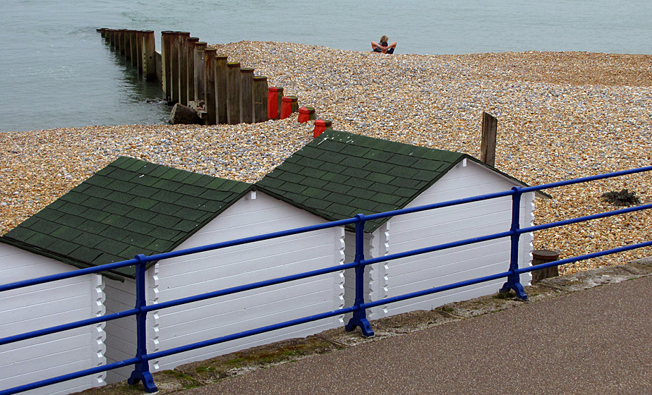 Sunday April 12th (2009) seaside couple align=