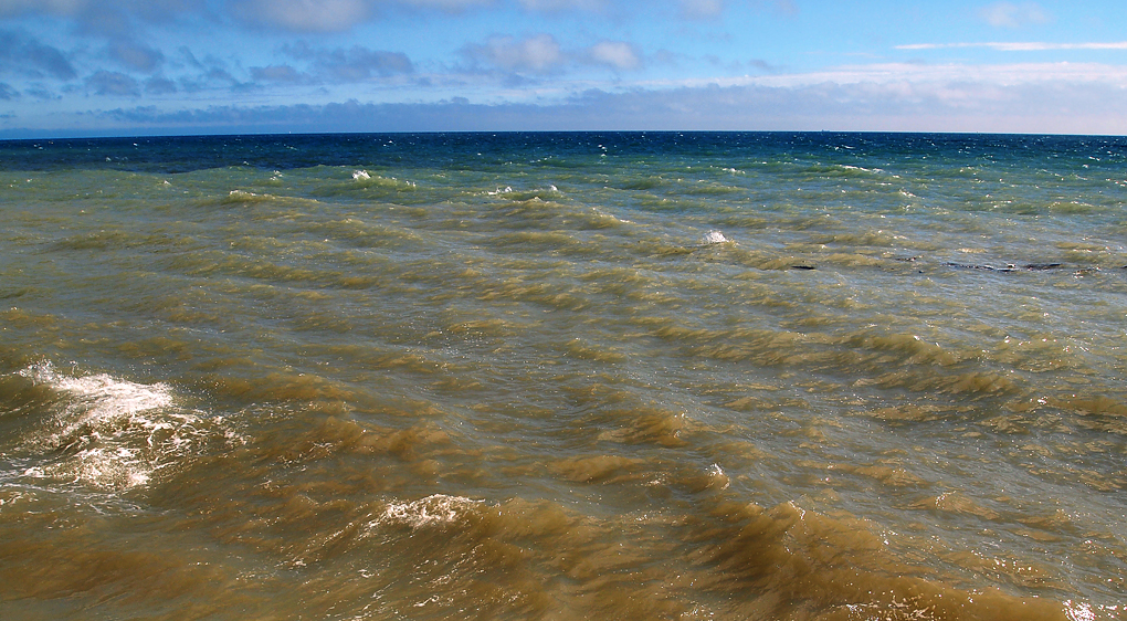 Sunday August 11th (2013) turbulent sea align=