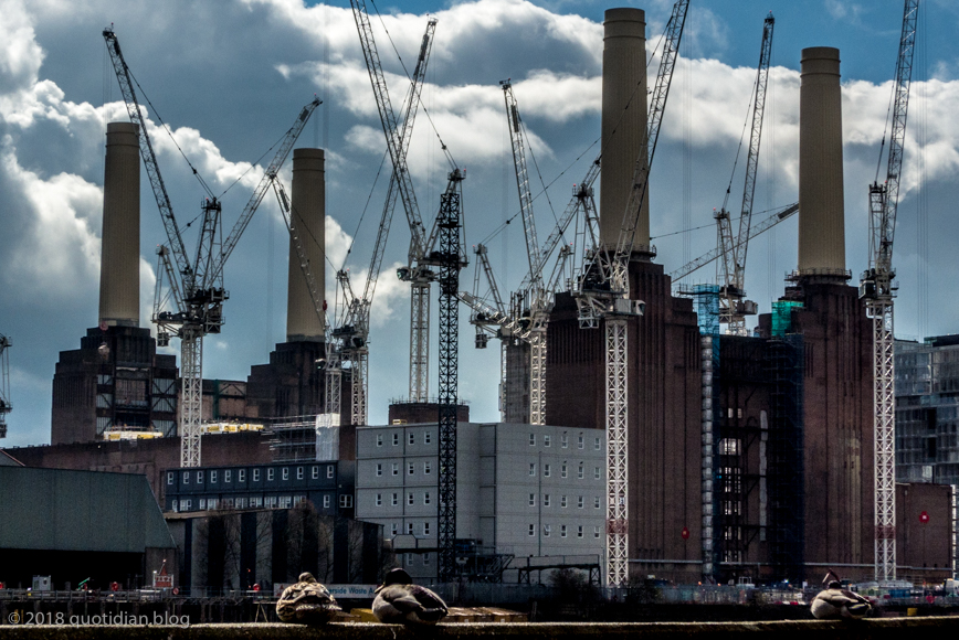 Sunday March 25th (2018) battersea power station and ducks align=