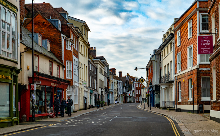 Thursday January 14th (2021) the town is deserted (11.35am) align=