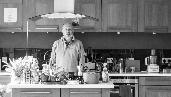 Sat 28th<br/>black and white kitchen